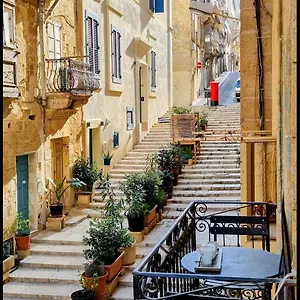 https://valletta-boutique-escape.qawrahotelsmalta.org